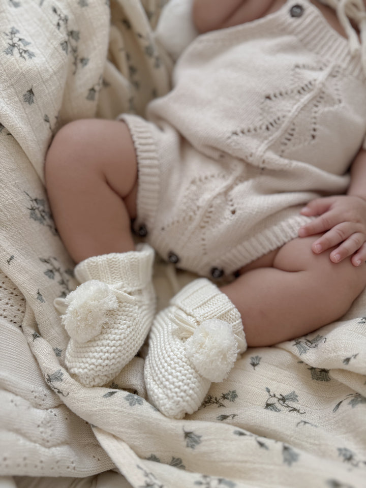 bébé / knit pompom shoes