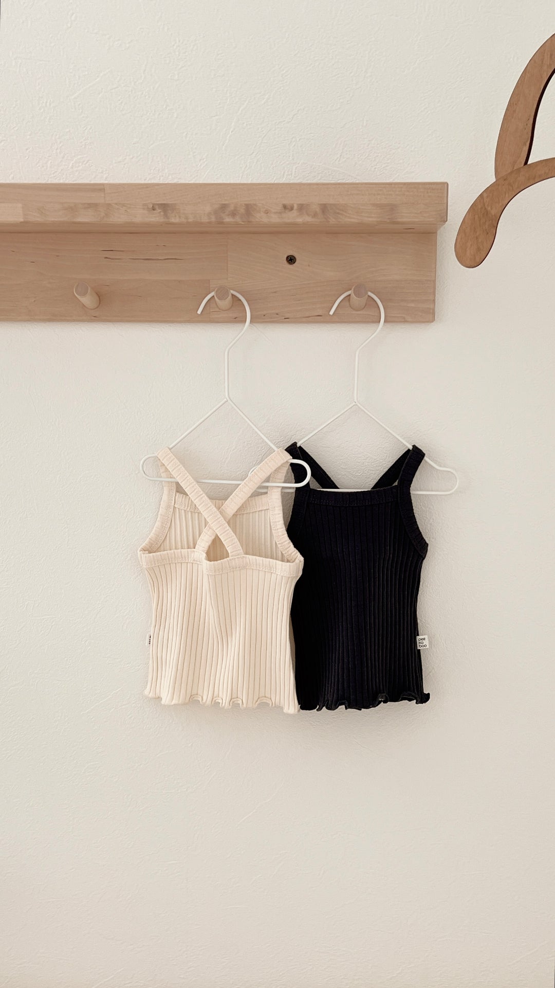 【即納】peekaboo / back cross camisole 2026