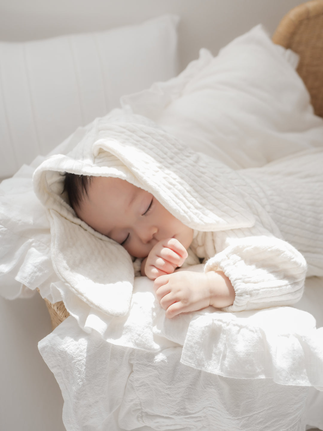 【新作:10/27以降発送】 monbebe / Bunny knit suit