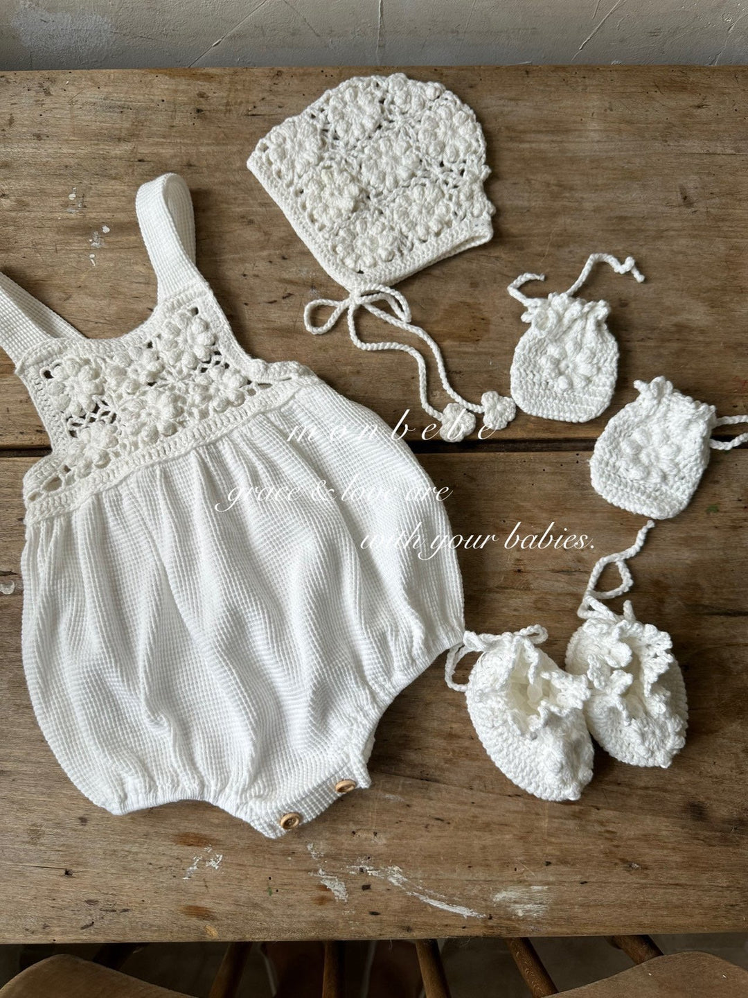 monbebe / handmade booties