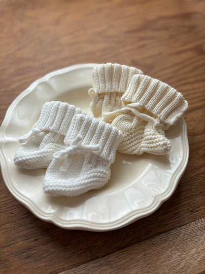 bébé / knit baby shoes