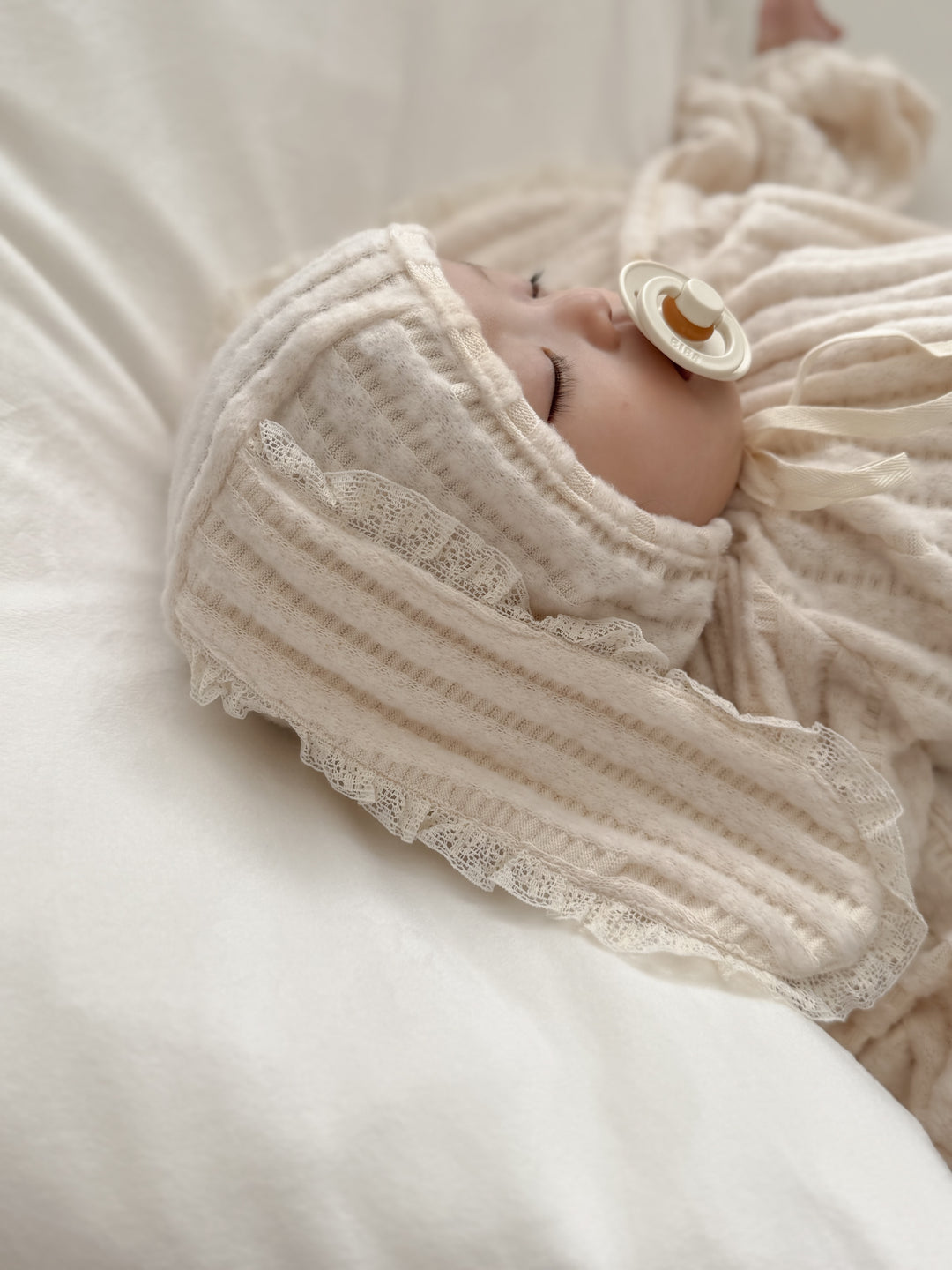 【11/28 ivory/cream S再入荷】 monbebe / Knit bonbon suit(bonnet set)