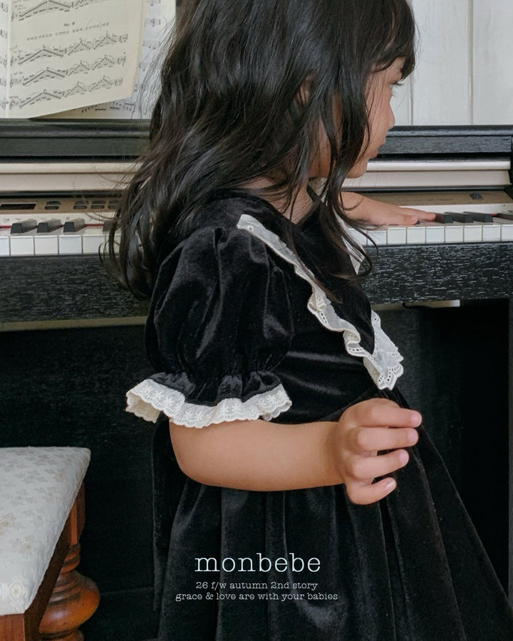 monbebe / Anna Velvet Dress
