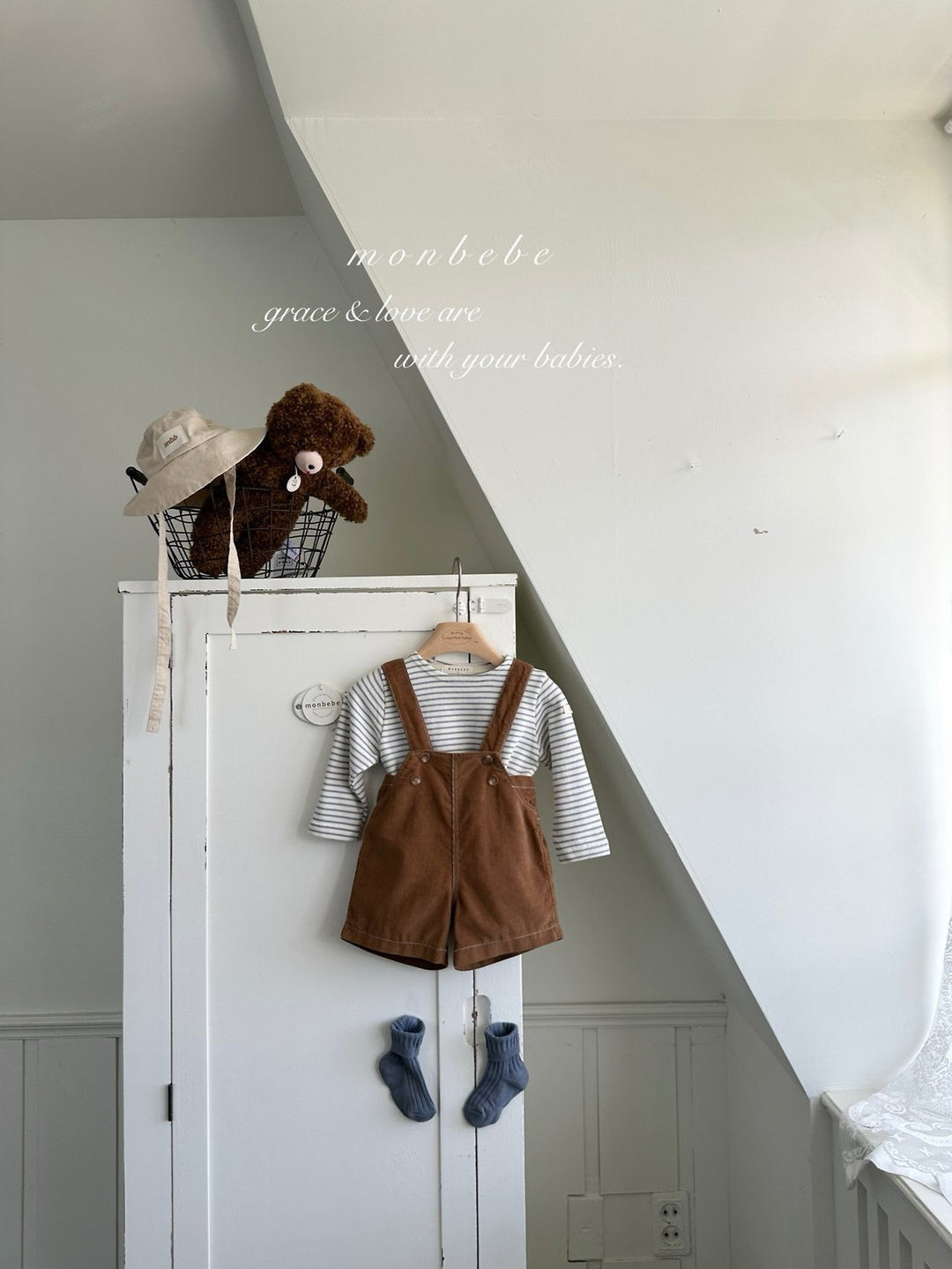 【予約】monbebe / Royal Corduroy Suspender Pants