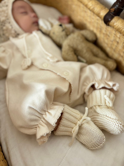 bébé / knit baby shoes