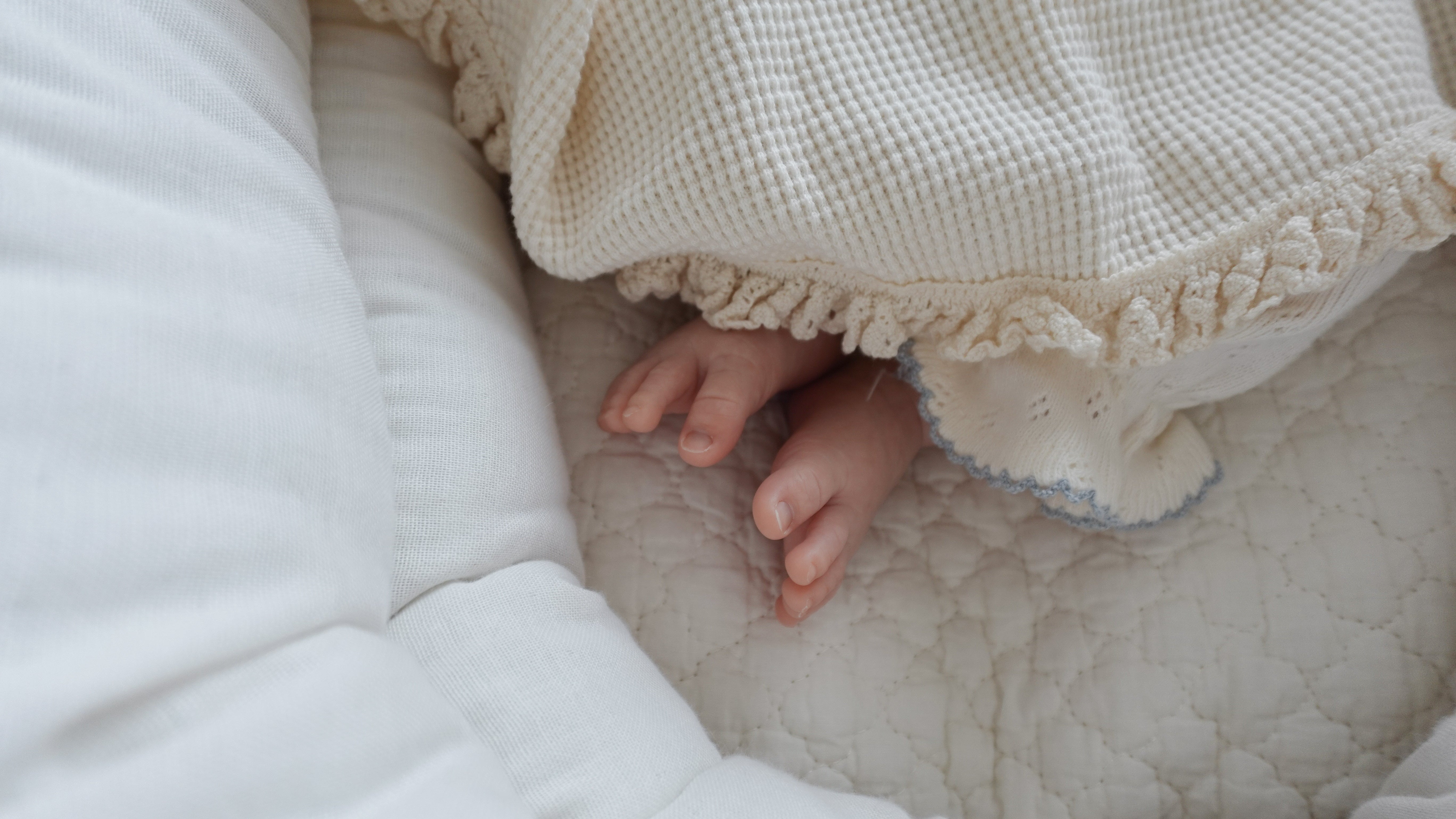 即納】monbebe / waffle frill poncho – ciel de bébé