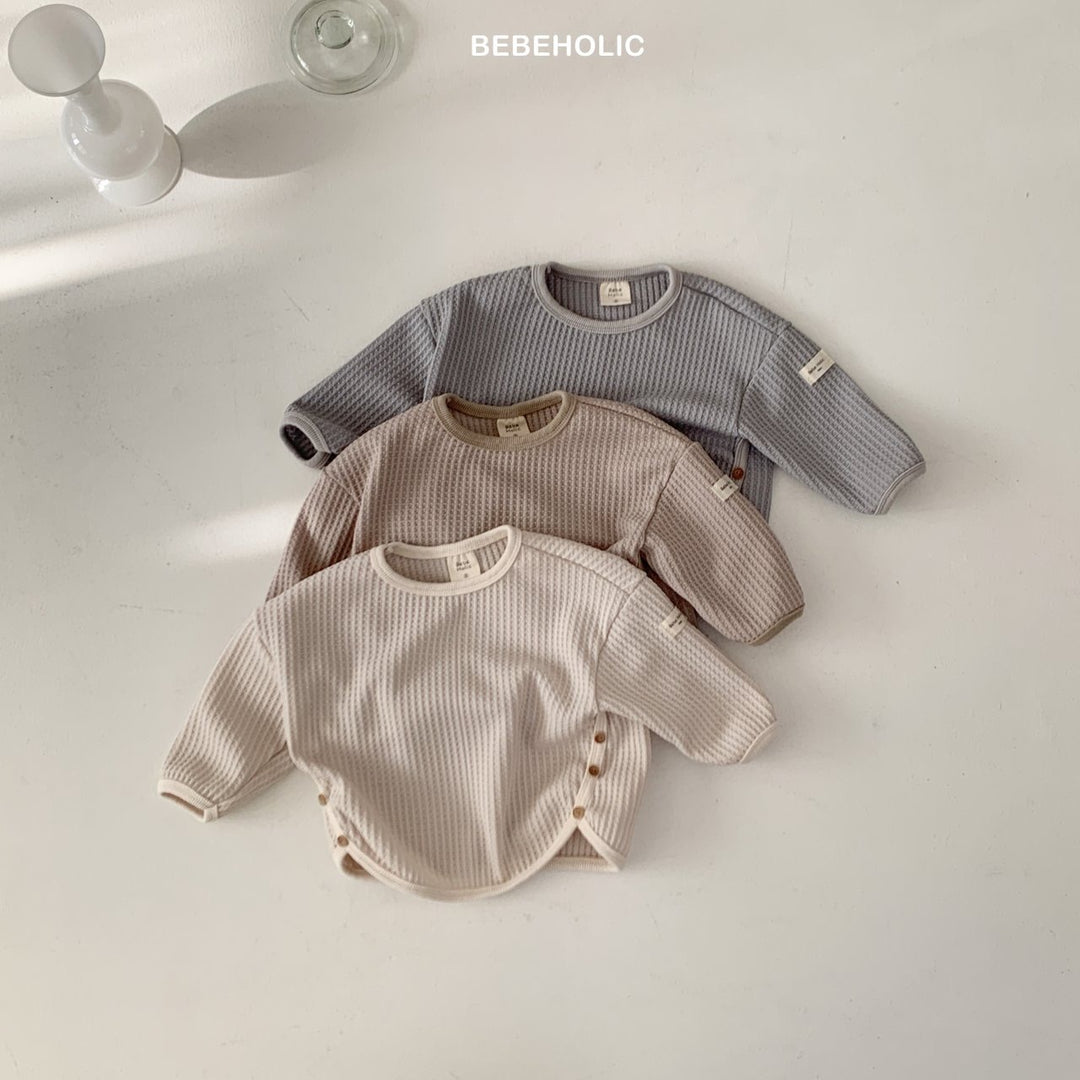 bebeholic / Maple button tee