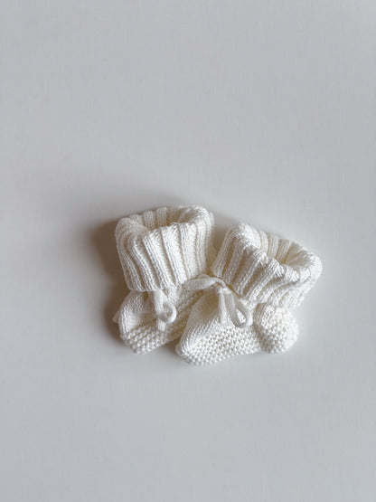 bébé / knit baby shoes