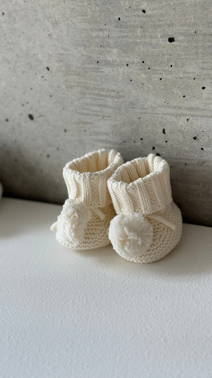 bébé / knit pompom shoes