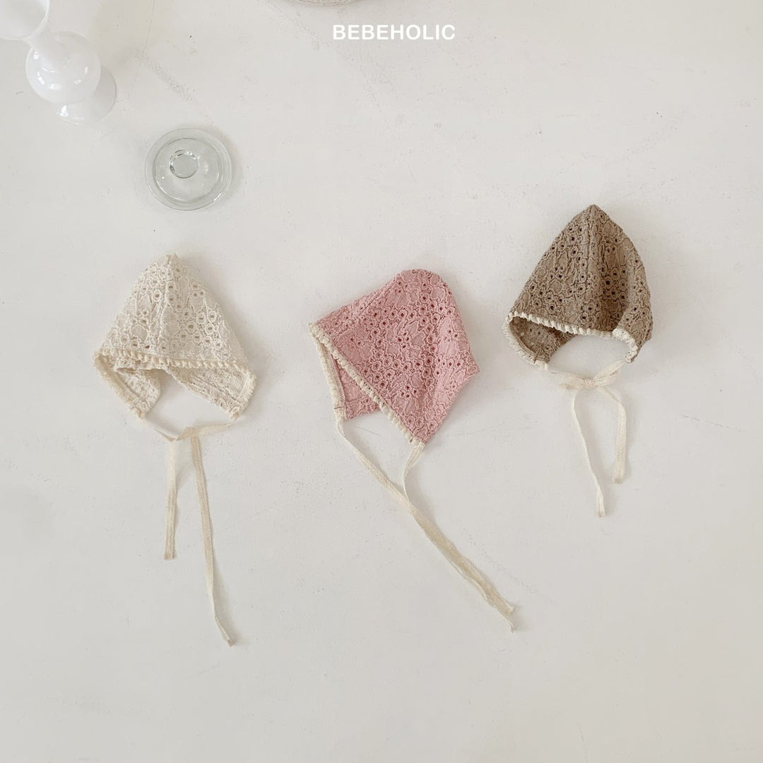 bebeholic / lace bonnet