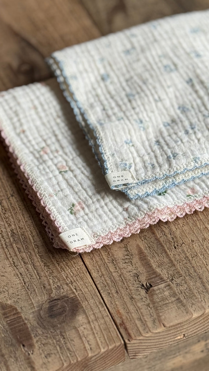 1gram  / WooWoo Floral Gauze Blanket