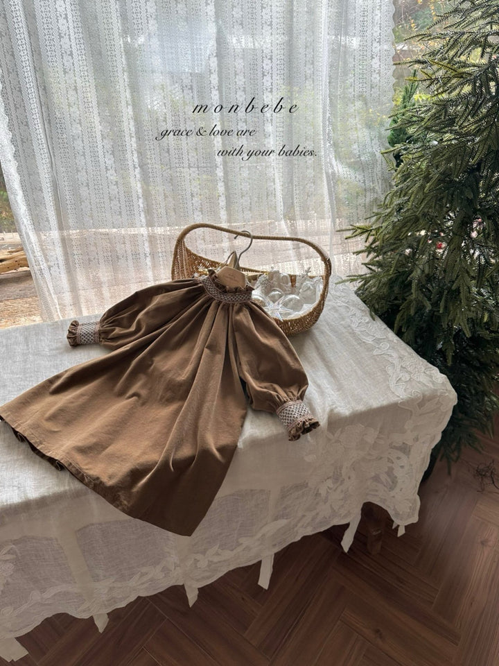 【新作:10/27以降発送】 monbebe / Charlotte smock dress