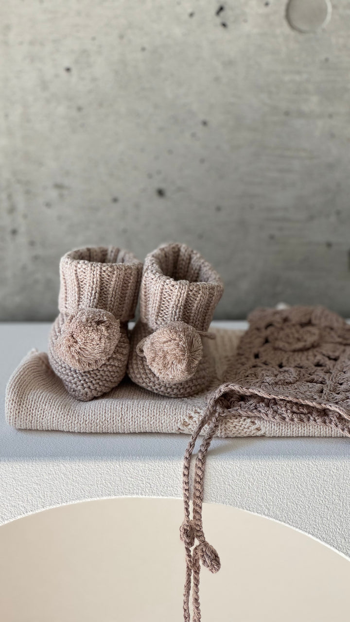 bébé / knit pompom shoes