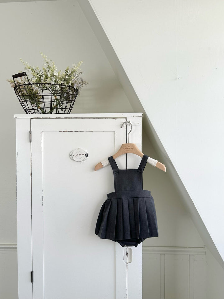 【予約】monbebe / Louis Pleats Suspender Suit