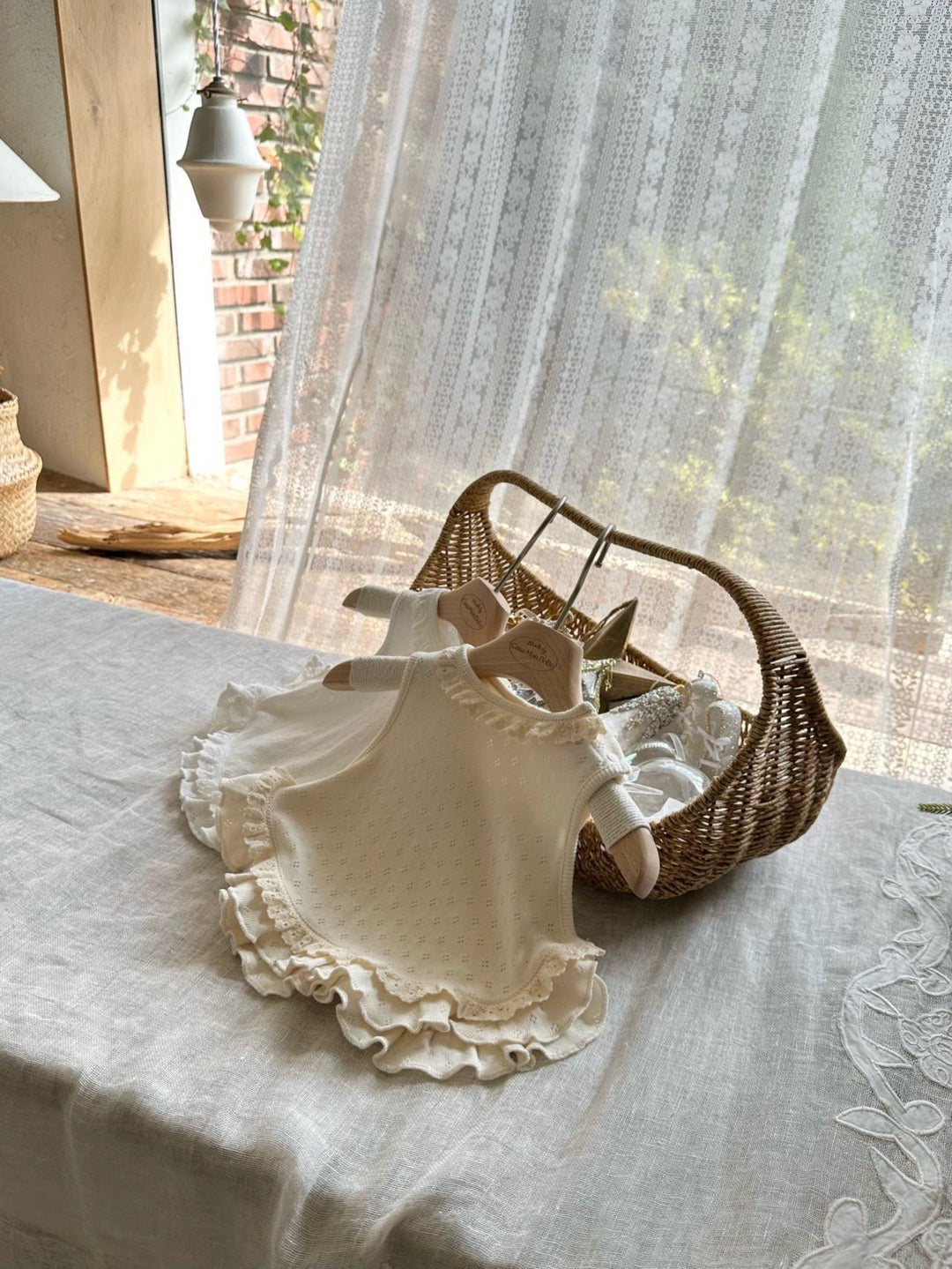 【11/17 再入荷】 monbebe / Frill Vest