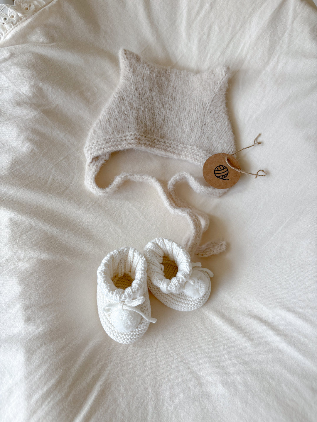 bébé / knit pompom shoes