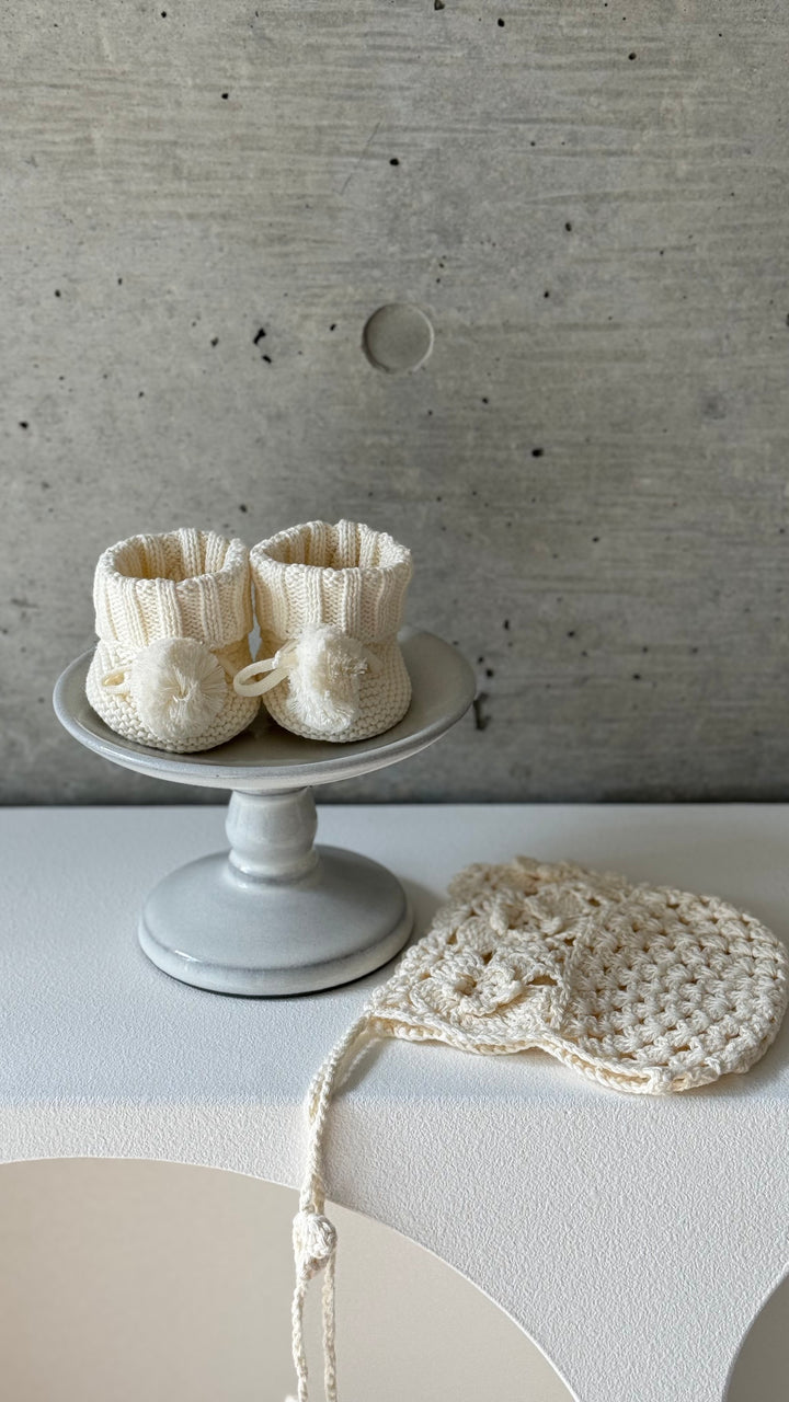 bébé / knit pompom shoes