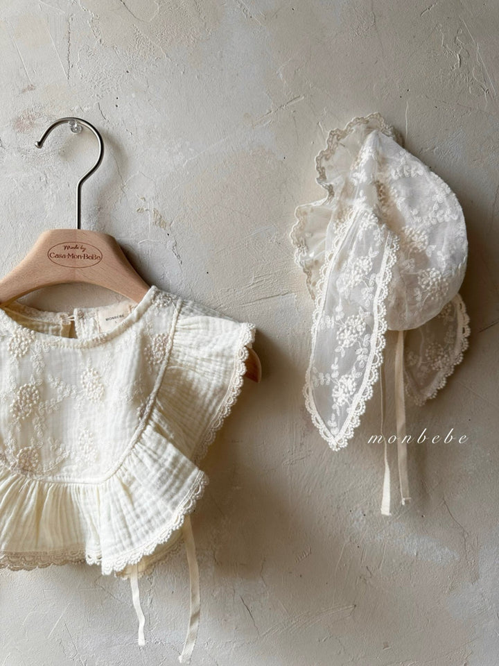 monbebe / Lace frill vest