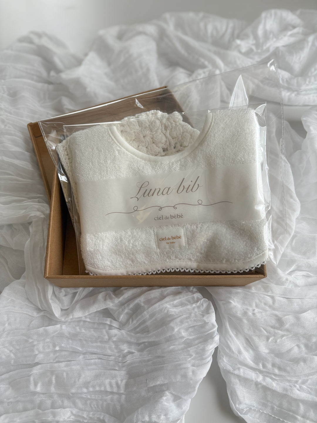 bébé  / Luna bib