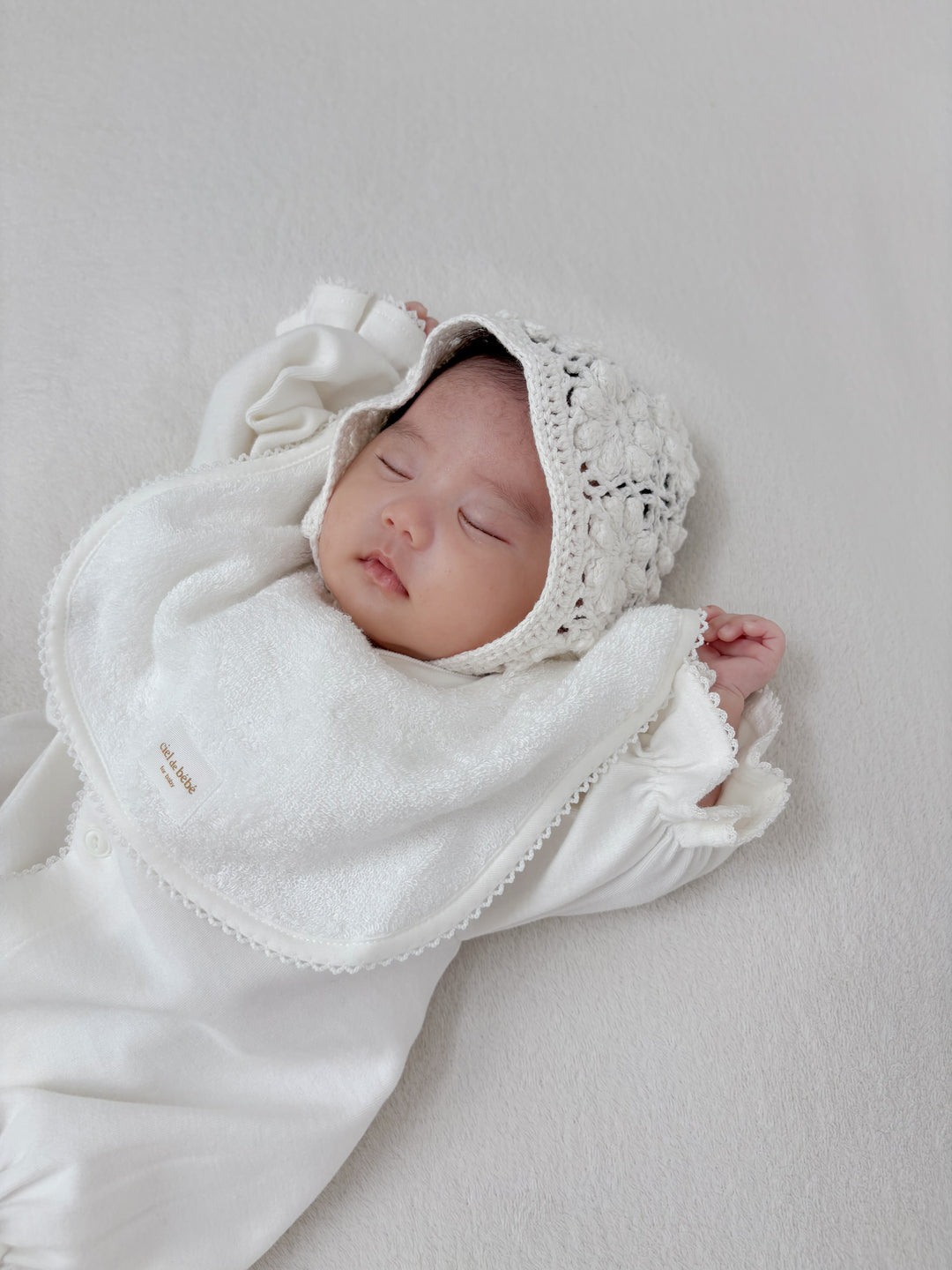 bébé  / Luna bib