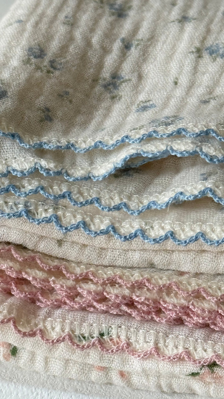 1gram  / WooWoo Floral Gauze Blanket