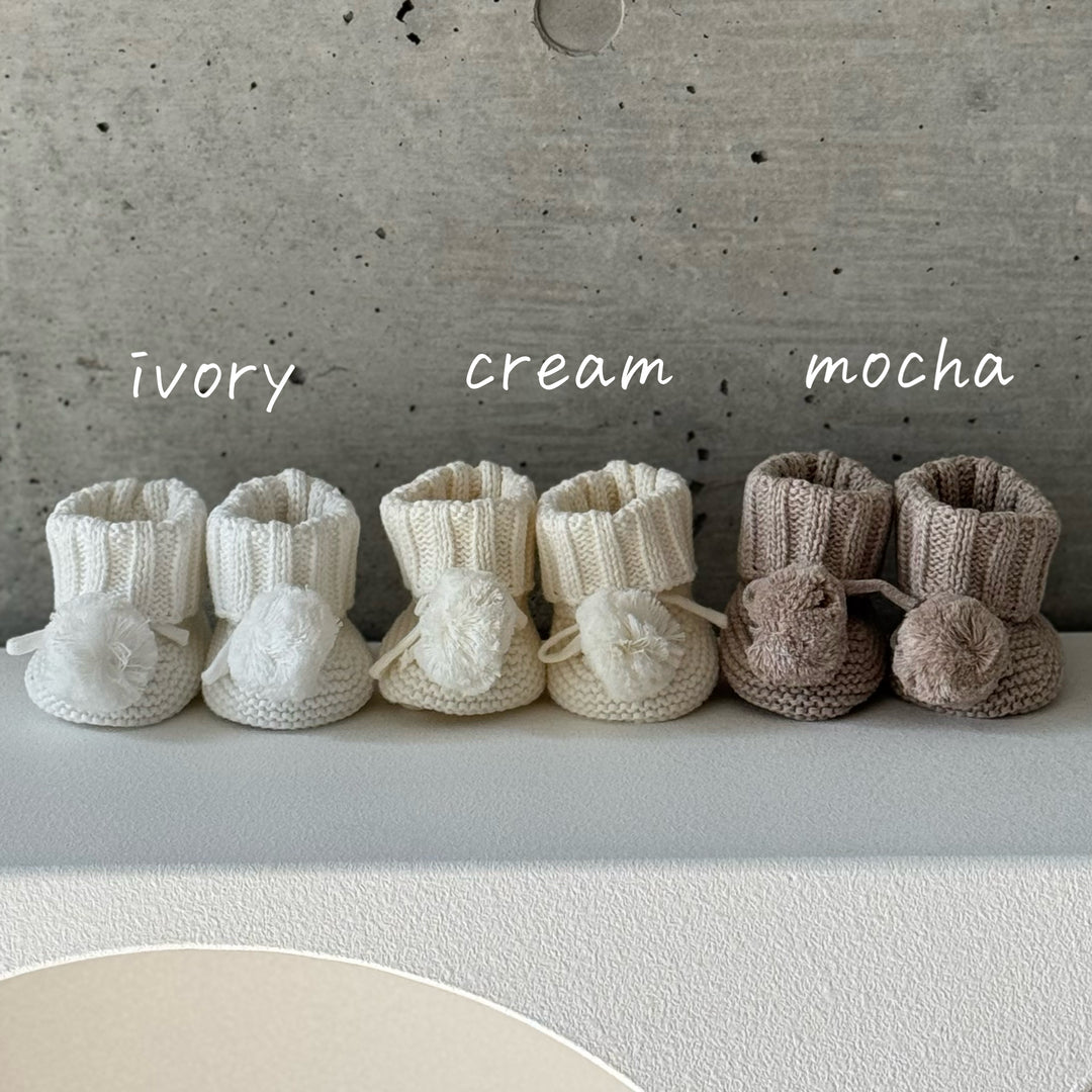 bébé / knit pompom shoes
