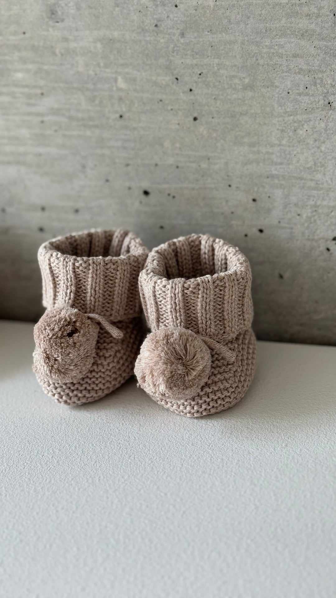 bébé / knit pompom shoes