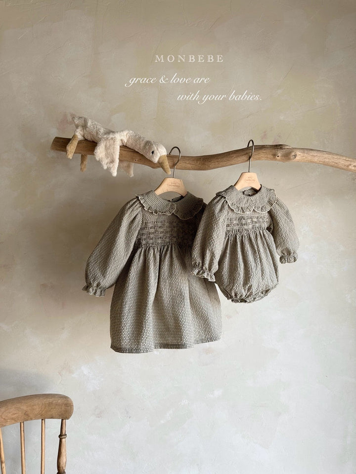 monbebe / Autumn Zimmer frill suit