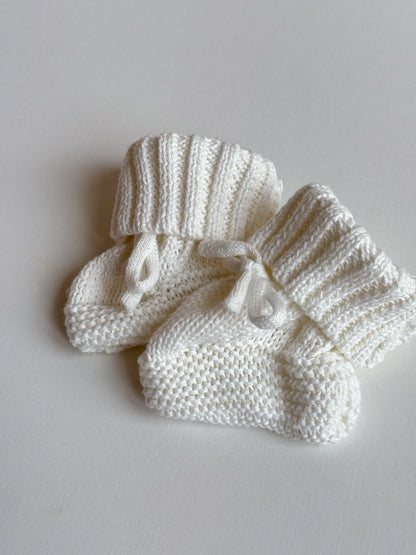 bébé / knit baby shoes