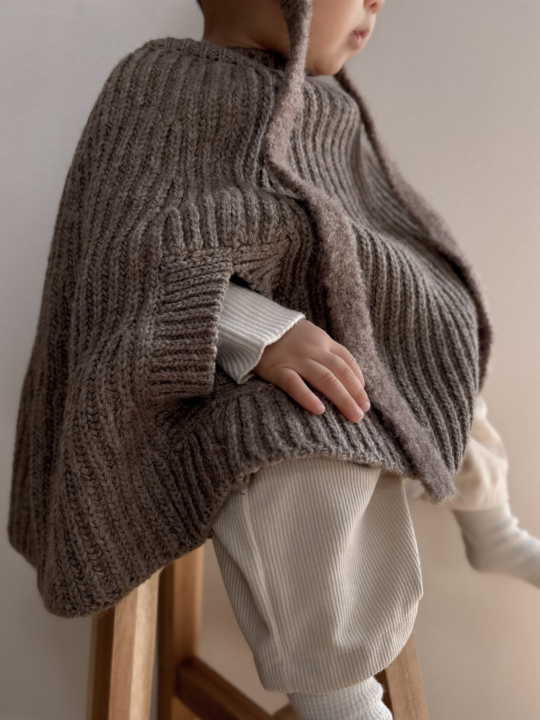 atomeme /  Olive knit poncho