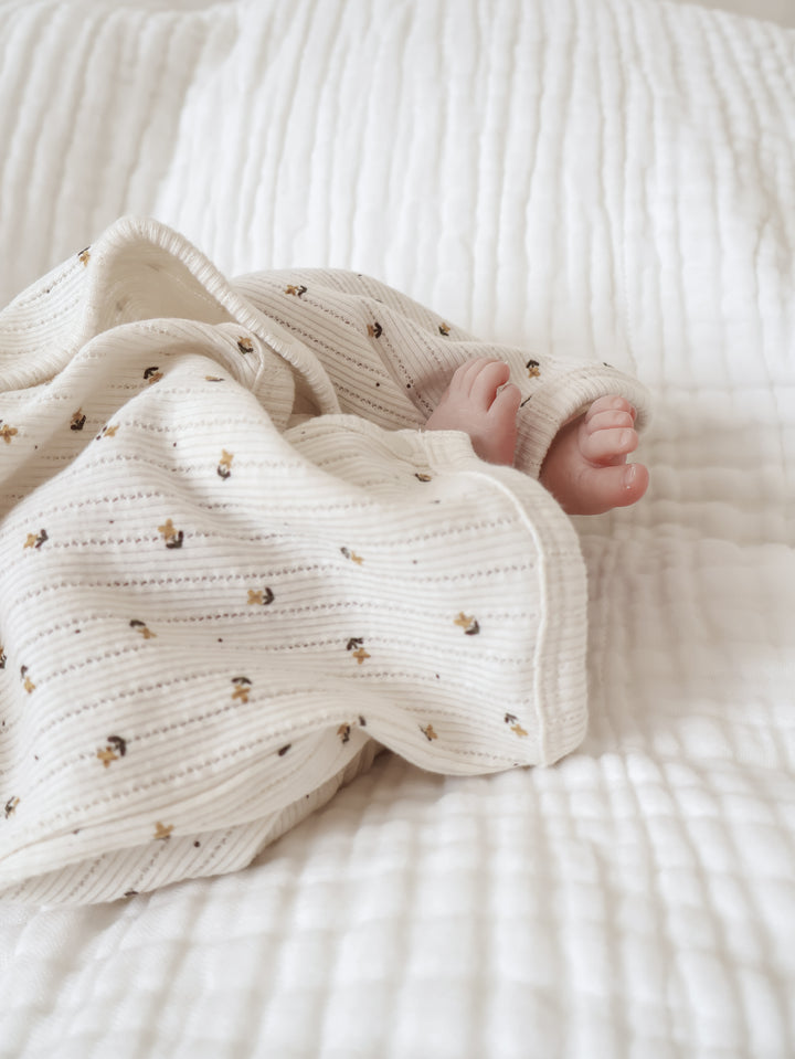 peekaboo  / moss newborn set