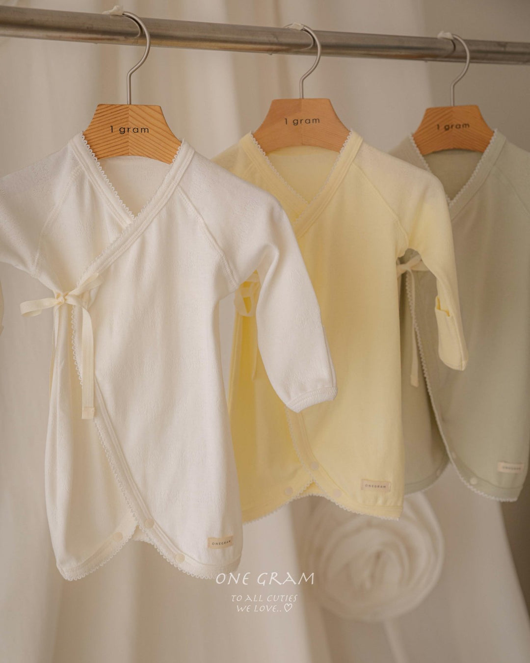 【即納】1gram  / Smile baby suit