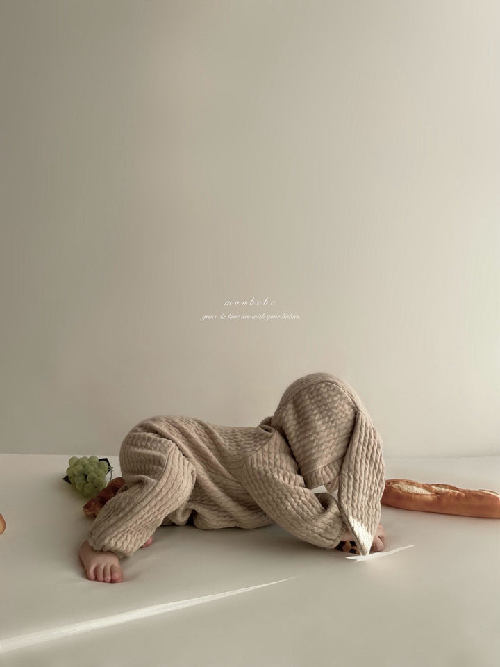 【新作:10/27以降発送】 monbebe / Bunny knit suit