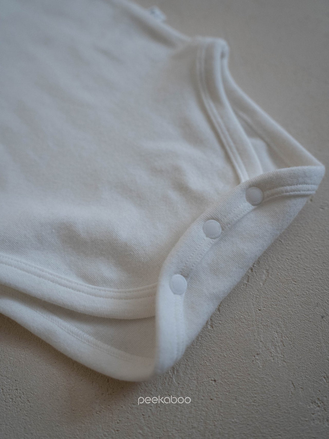 peekaboo  / roy suit