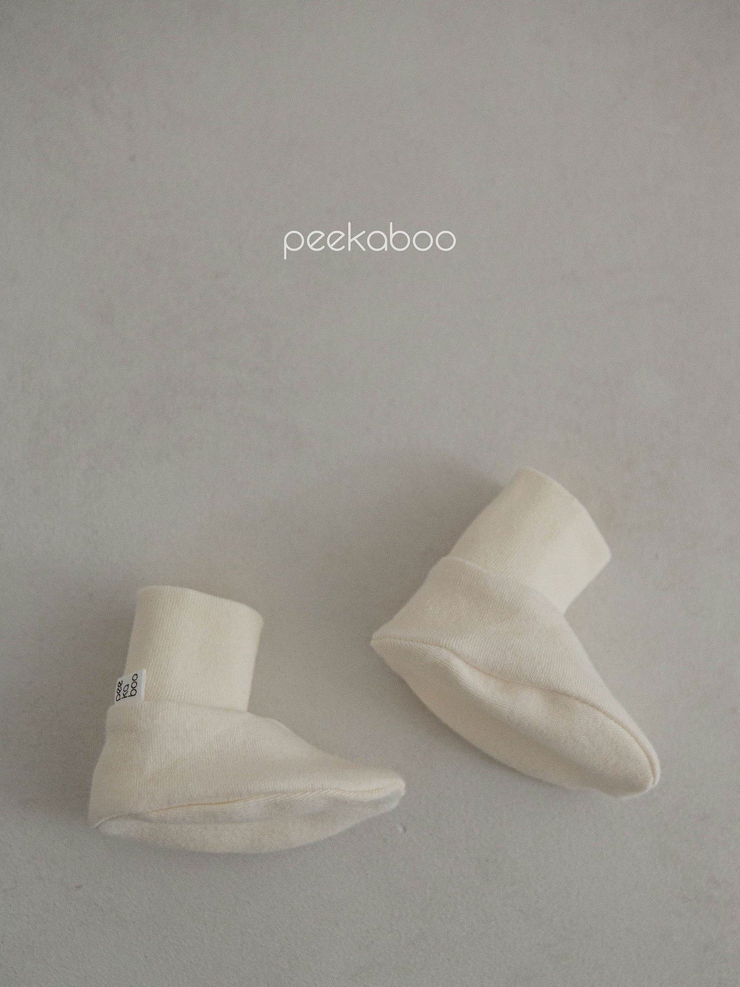 peekaboo  /  vanilla hand and foot cover