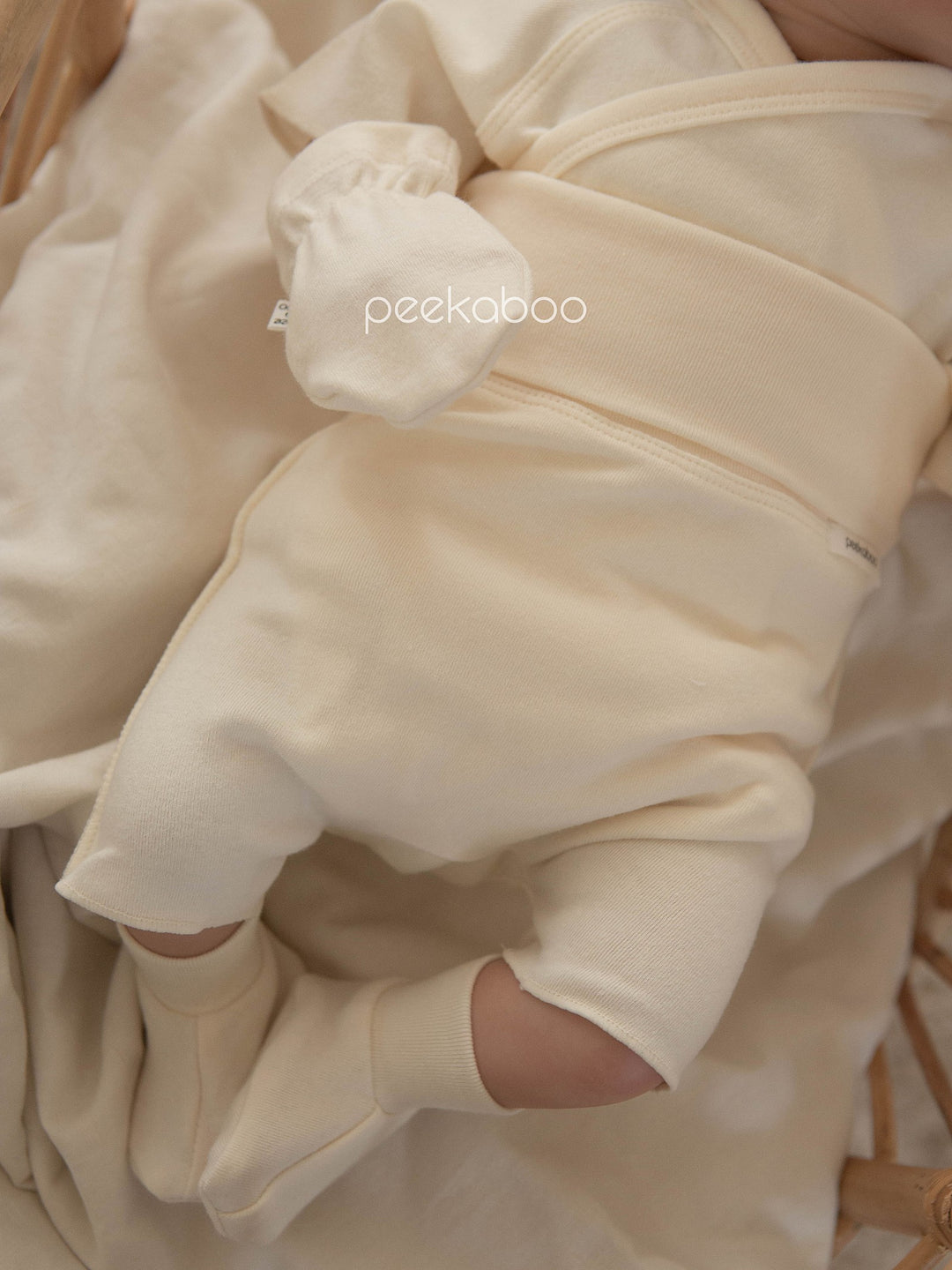 peekaboo  / vanilla newborn set
