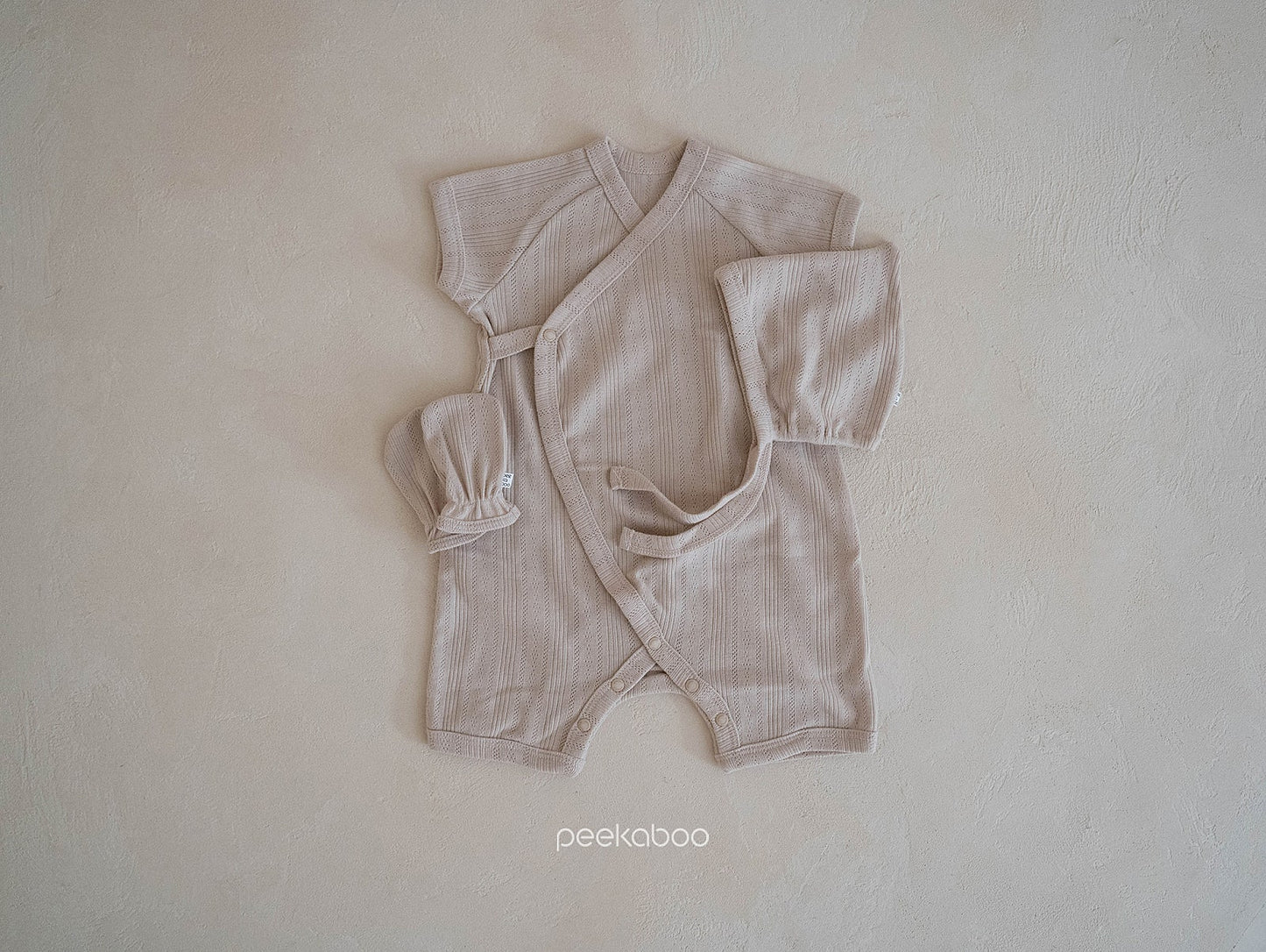 peekaboo  / Becoming newborn set