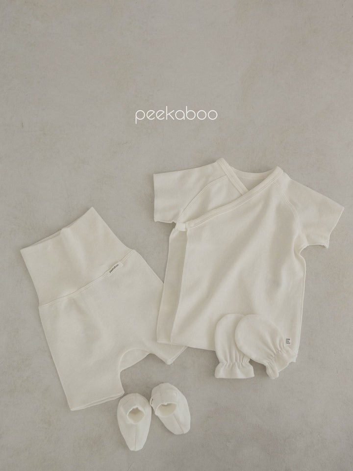 peekaboo  / vanilla newborn set