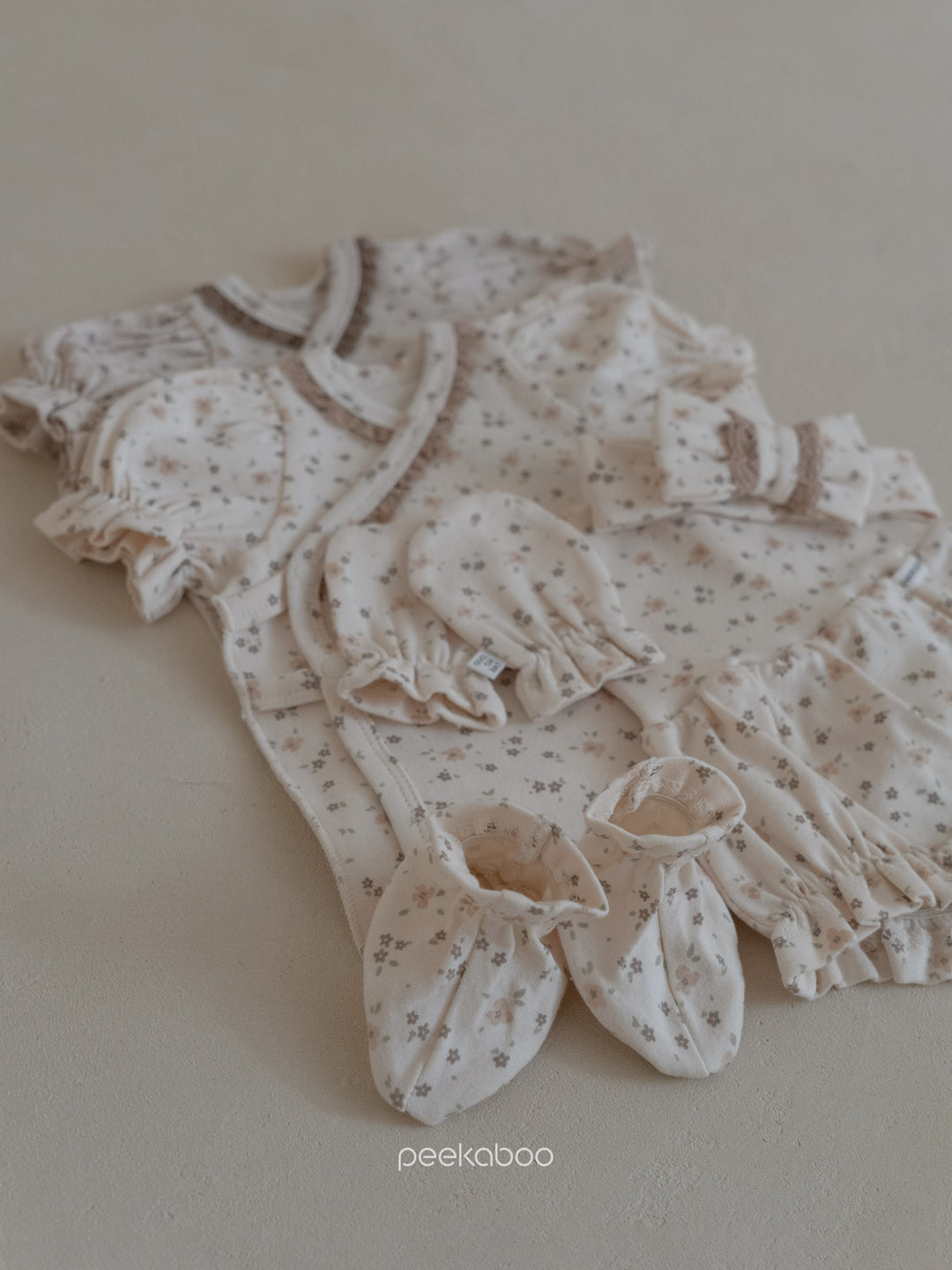 peekaboo  / Bella newborn set