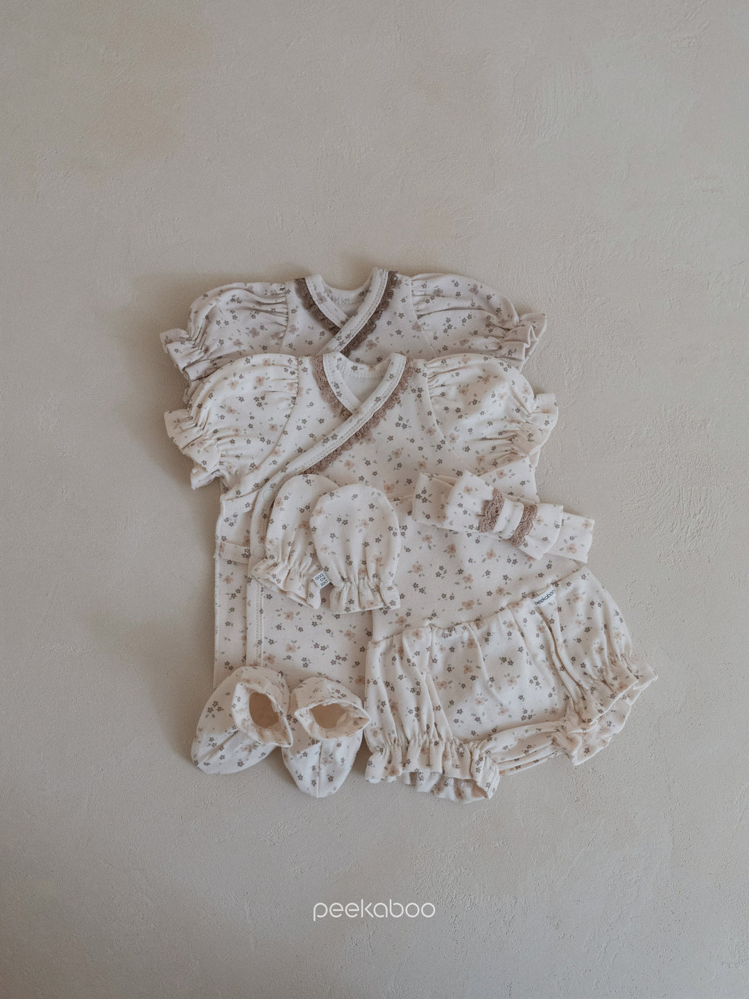 peekaboo  / Bella newborn set