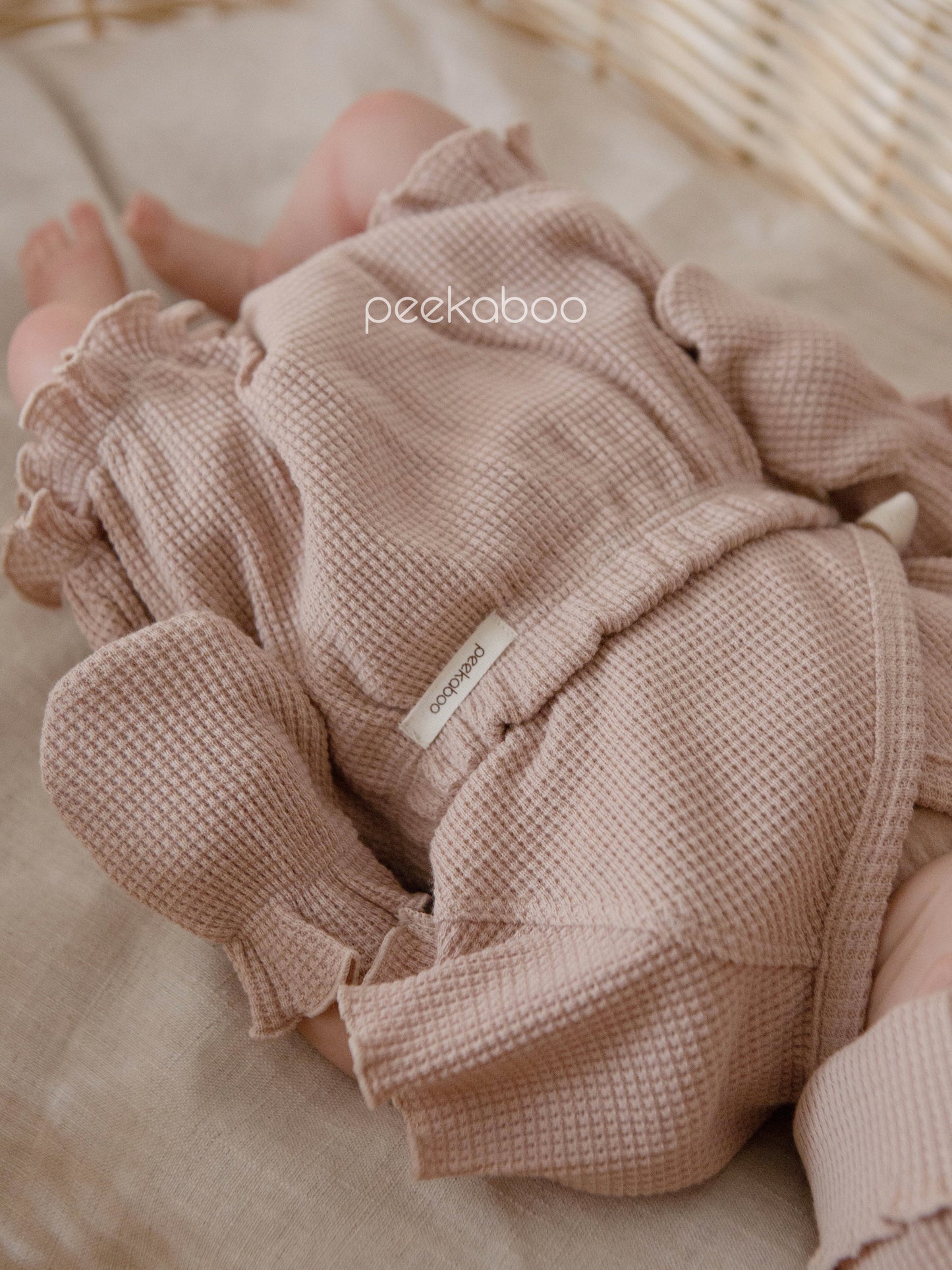 【在庫限り】peekaboo / yes newborn set