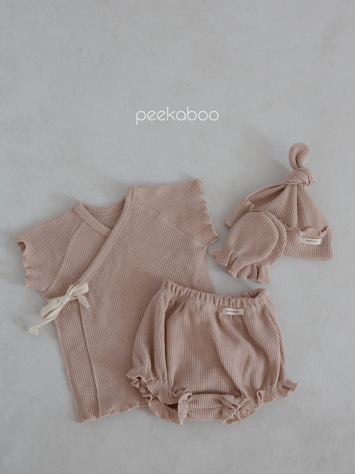 【在庫限り】peekaboo / yes newborn set