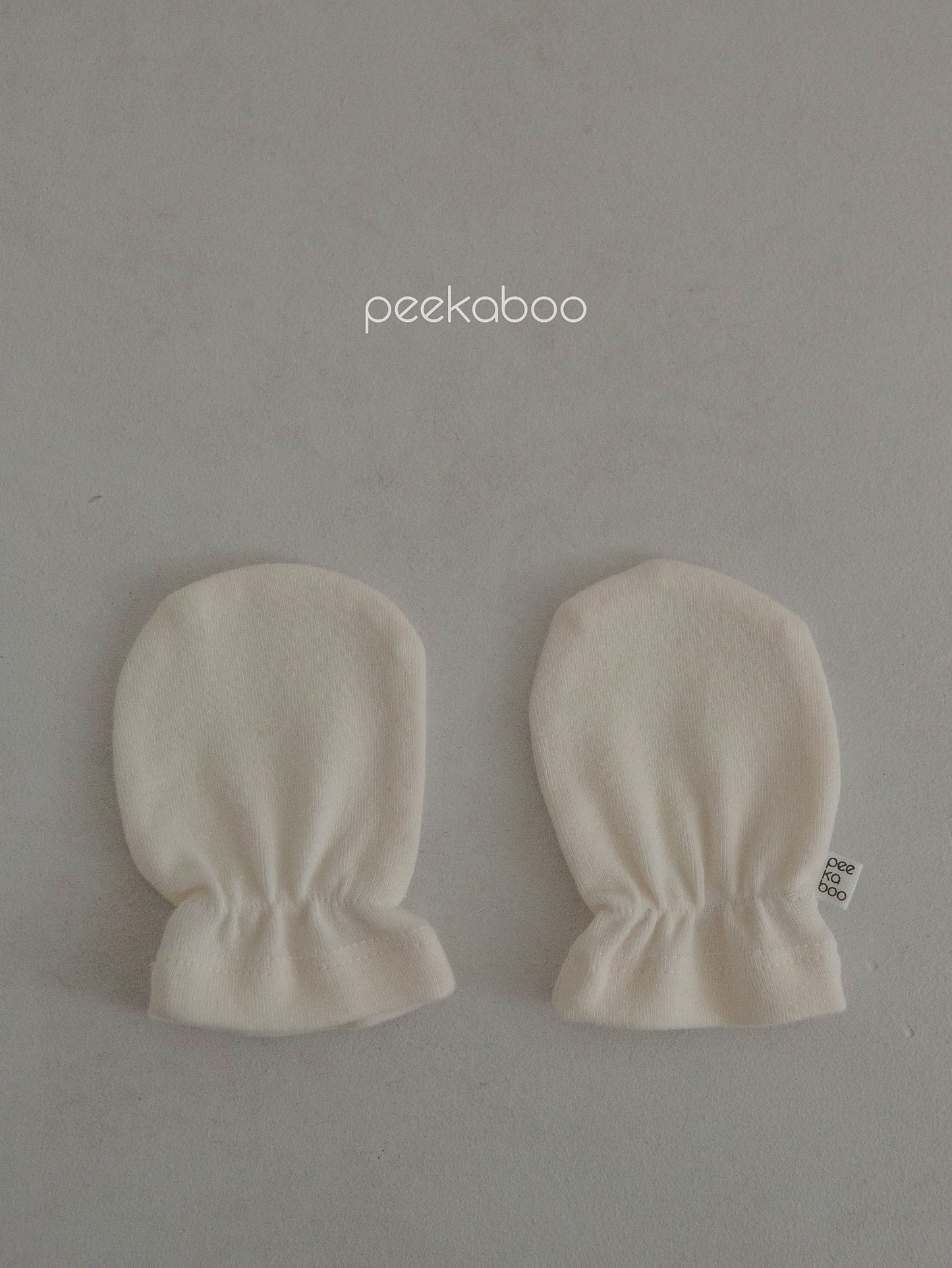 peekaboo  /  vanilla hand and foot cover