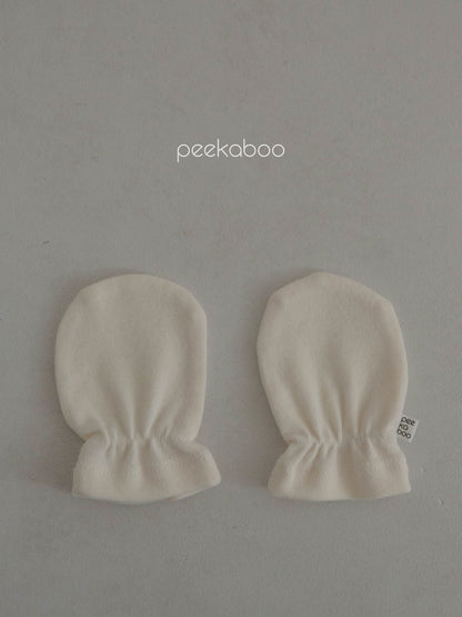 peekaboo  /  vanilla hand and foot cover