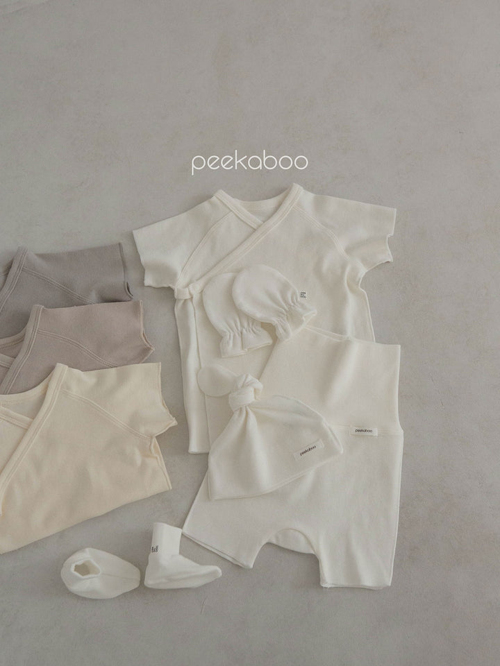 peekaboo  / vanilla newborn set