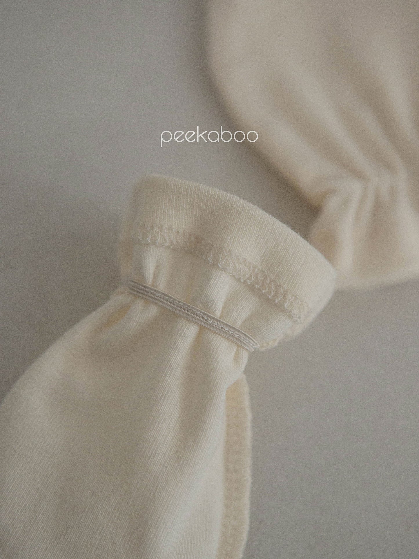 peekaboo  /  vanilla hand and foot cover