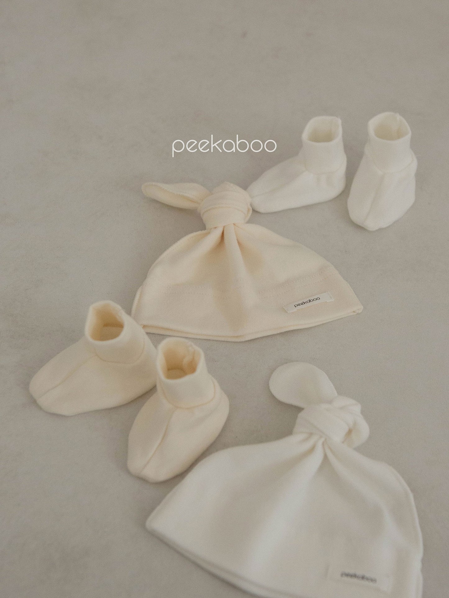 peekaboo  /  vanilla hand and foot cover