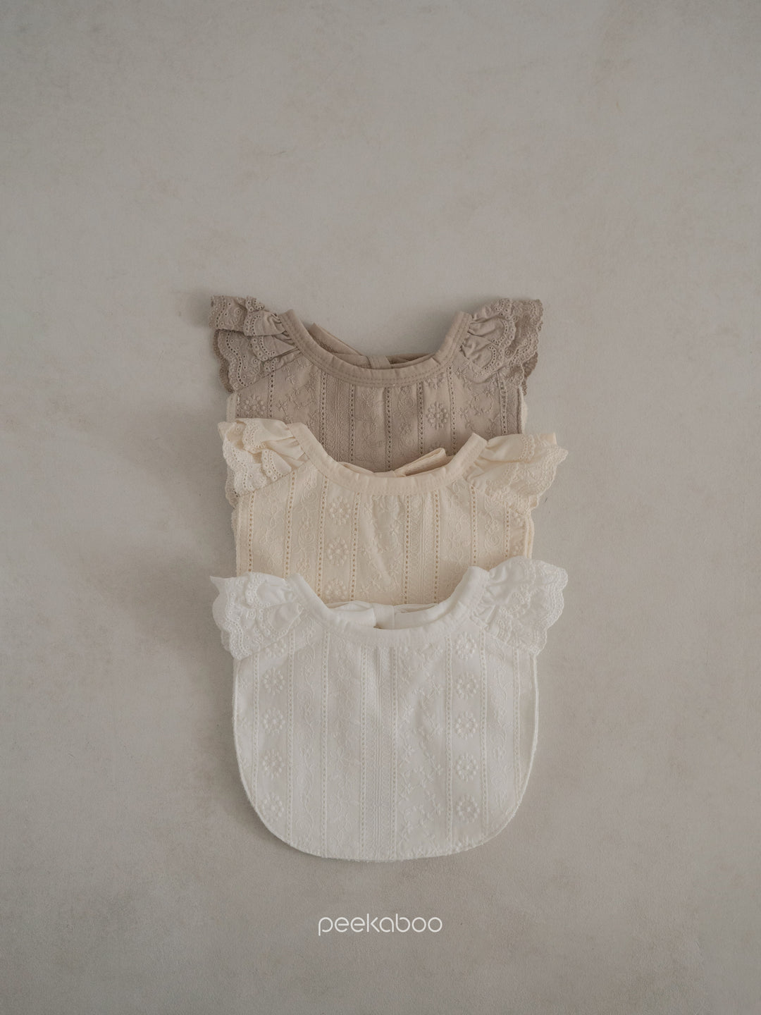 peekaboo / Lily bib