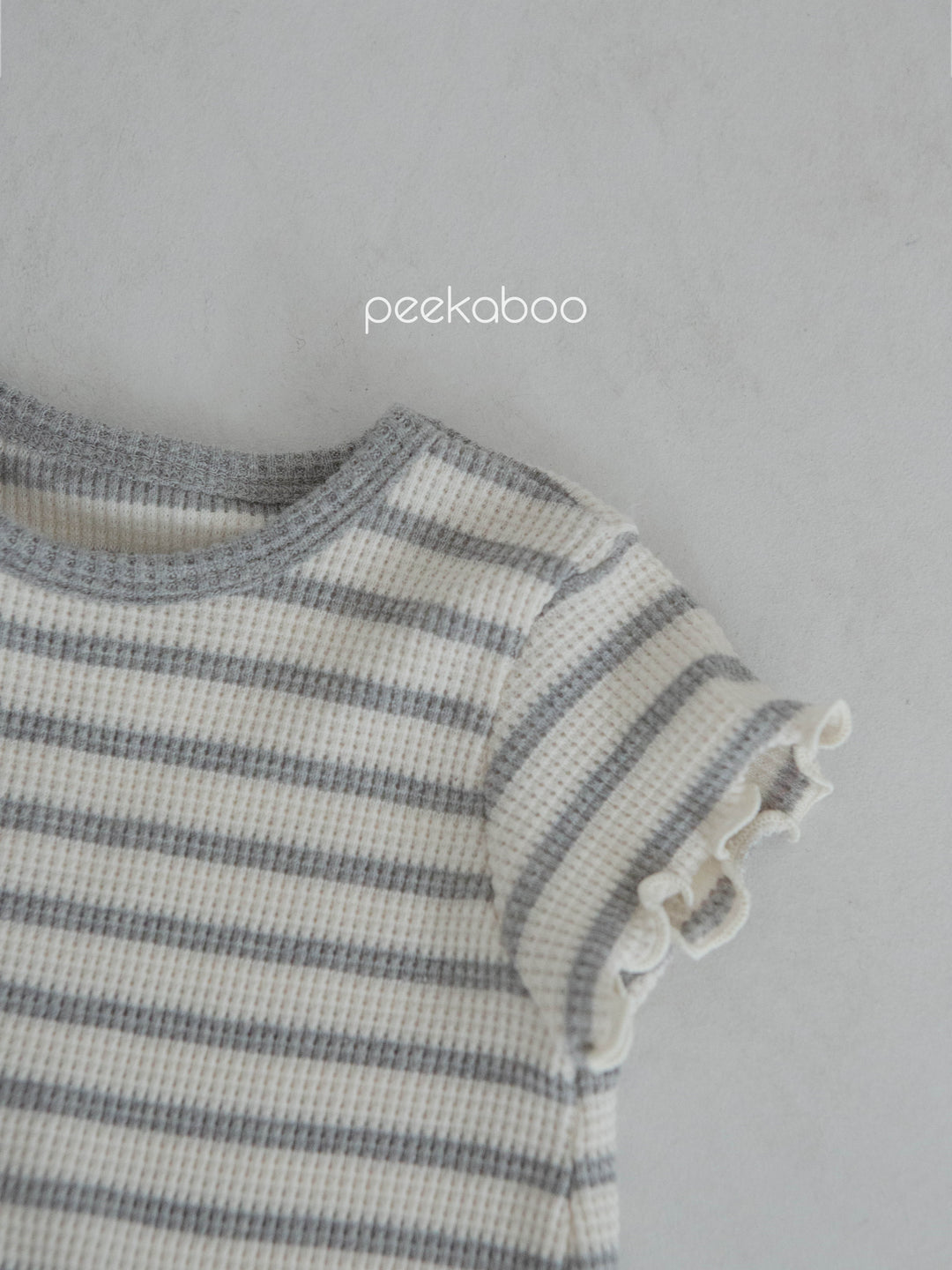 peekaboo / Ddine baby suit