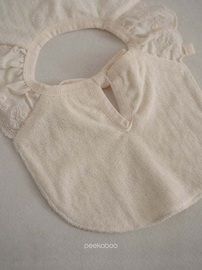 peekaboo / Lily bib